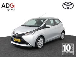 Grijs Gebruikt 2015 Toyota Aygo X-play Hatchback | € 7.950 (Iets duurder)