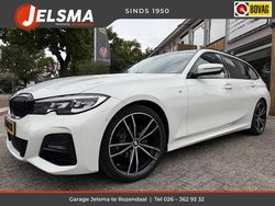 Wit Gebruikt 2021 BMW 318 Executive Stationwagen | € 25.995 (Eerlijke prijs)
