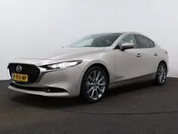 Bruin metallic Gebruikt 2023 Mazda 3 Luxury Sedan | € 35.950