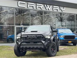 Zwart Nieuw 2024 Toyota Tundra Pickup | € 74.950
