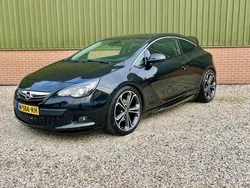 Zwart Gebruikt 2012 Opel Astra GTC OPC Hatchback | € 8.500 (Eerlijke prijs)
