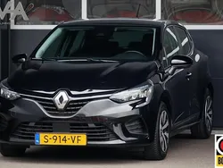 Zwart Gebruikt 2023 Renault Clio V Equilibre Hatchback | € 15.950 (Goede deal)