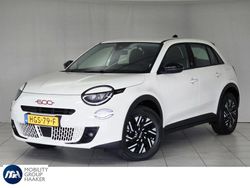 Wit Nieuw 2025 Fiat 600E Red SUV | € 27.400 (Super prijs)