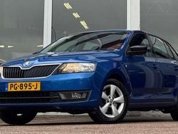 Blauw Gebruikt 2015 Skoda Rapid Elegance Hatchback | € 7.944 (Goede deal)