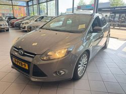 Bruin Gebruikt 2011 Ford Focus Sedan | € 4.950 (Iets duurder)