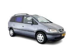 Grijs (metallic) Gebruikt 2004 Opel Zafira Comfort Van | € 1.245
