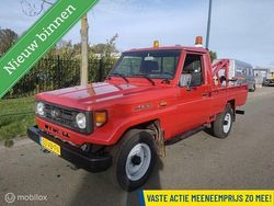 Rood Gebruikt 1998 Toyota Land Cruiser Pickup | € 39.500 (Eerlijke prijs)