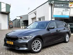 Grijs Gebruikt 2021 BMW 318 Stationwagen | € 23.900 (Eerlijke prijs)