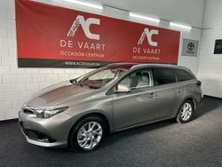 Bruin Gebruikt 2015 Toyota Auris Hatchback | € 12.499 (Eerlijke prijs)