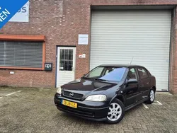 Zwart Gebruikt 2002 Opel Astra Edition Hatchback | € 899 (Eerlijke prijs)