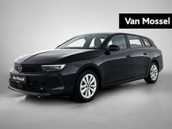 Zwart Gebruikt 2023 Opel Astra Edition Stationwagen | € 21.440 (Eerlijke prijs)