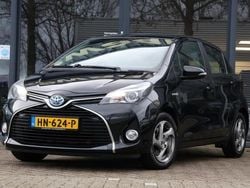 Zwart Gebruikt 2015 Toyota Yaris Hatchback | € 10.345 (Goede deal)