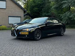 Zwart Gebruikt 2018 Alfa Romeo Giulia Super Sedan | € 15.500 (Super prijs)