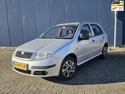 Grijs Gebruikt 2005 Skoda Fabia Classic Hatchback | € 999 (Eerlijke prijs)