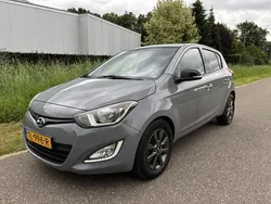 Grijs Gebruikt 2013 Hyundai i20 Hatchback | € 3.999 (Super prijs)