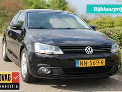 Zwart Gebruikt 2011 VW Jetta Highline Sedan | € 6.750 (Eerlijke prijs)