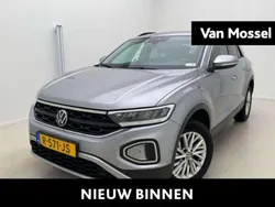 Grijs Gebruikt 2022 VW T-Roc Life SUV | € 27.900 (Eerlijke prijs)