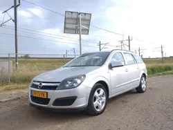 Grijs, metallic lak Gebruikt 2006 Opel Astra Cosmo Stationwagen | € 2.250