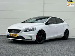 Wit, metallic lak Gebruikt 2016 Volvo V40 R-Design Stationwagen | € 15.945
