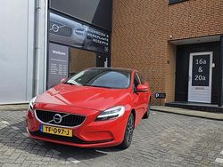Rood Gebruikt 2018 Volvo V40 Stationwagen | € 17.950 (Eerlijke prijs)