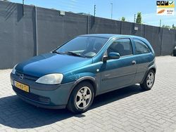 Blauw Gebruikt 2002 Opel Corsa Comfort Hatchback | € 500 (Eerlijke prijs)