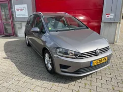 Grijs, metallic lak Gebruikt 2017 VW Golf Sportsvan Edition MPV | € 12.900 (Eerlijke prijs)