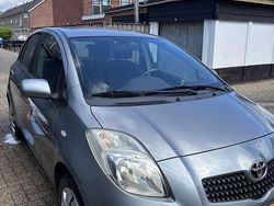 Grijs Gebruikt 2008 Toyota Yaris Sol MPV | € 6.000