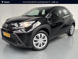 Zwart Gebruikt 2024 Toyota Aygo X Play SUV | € 17.950