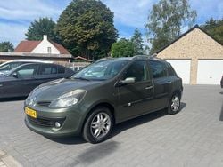 Groen Gebruikt 2009 Renault Clio GrandTour Dynamique Stationwagen | € 2.450 (Eerlijke prijs)