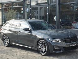 Grijs Gebruikt 2022 BMW 318 Executive Stationwagen | € 35.980 (Eerlijke prijs)