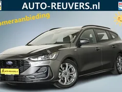 Grijs Gebruikt 2024 Ford Focus ST-Line Stationwagen | € 27.900 (Goede deal)