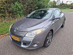 Grijs Gebruikt 2010 Renault Mégane Coupé Business Coupé | € 4.950 (Eerlijke prijs)