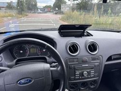 Grijs Gebruikt 2006 Ford Fusion Futura MPV | € 699 (Goede deal)