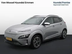 Shimmering silver pearl metallic Gebruikt 2024 Hyundai Kona Pure SUV | € 23.940