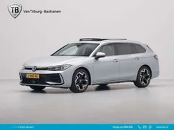 Grijs Gebruikt 2024 VW Passat Business Stationwagen | € 45.940