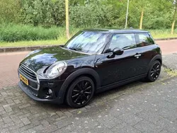 Zwart Gebruikt 2017 Mini ONE Chili Hatchback | € 10.499 (Super prijs)
