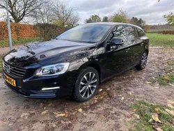 Zwart Gebruikt 2017 Volvo V60 Stationwagen | € 17.250 (Eerlijke prijs)