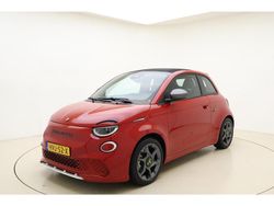 Rood Nieuw 2025 Fiat 500e Abarth | € 39.445 (Duur)