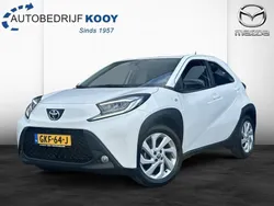 Wit, metallic lak Gebruikt 2023 Toyota Aygo Active Hatchback | € 17.250 (Goede deal)