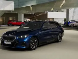 Blauw Nieuw 2025 BMW 530e Comfort Edition Stationwagen | € 97.362 (Duur)