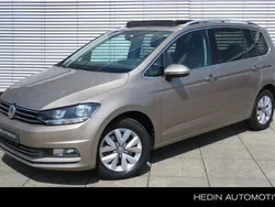 Geel Gebruikt 2017 VW Touran Highline MPV | € 23.945 (Eerlijke prijs)