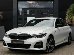 Wit Gebruikt 2020 BMW 330 Executive Sedan | € 32.950 (Eerlijke prijs)