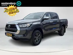 Ash grey metallic grijs Nieuw 2024 Toyota HiLux Premium Pickup | € 44.945 (Goede deal)