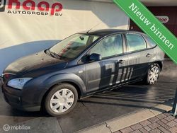 Grijs Gebruikt 2007 Ford Focus Futura Hatchback | € 3.999 (Eerlijke prijs)