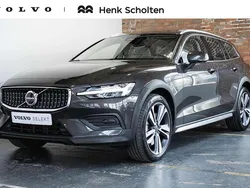 Grijs, metallic lak Gebruikt 2023 Volvo V60 CC Plus Stationwagen | € 48.950 (Super prijs)
