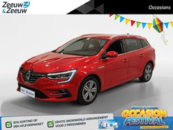 Rood Gebruikt 2023 Renault Megane E-Tech Techno Stationwagen | € 24.895 (Eerlijke prijs)
