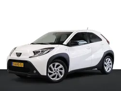 Wit Gebruikt 2023 Toyota Aygo Hatchback | € 17.750 (Eerlijke prijs)