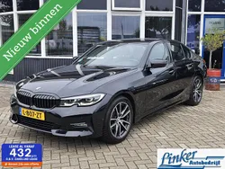 Zwart Gebruikt 2021 BMW 318 Sport Line Sedan | € 27.649 (Goede deal)