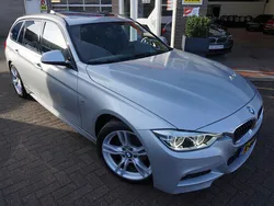 Grijs Gebruikt 2018 BMW 318 M Sport Stationwagen | € 24.285 (Iets duurder)