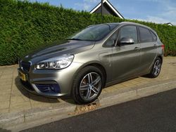 Grijs (metallic) Gebruikt 2016 BMW 225 MPV | € 13.950